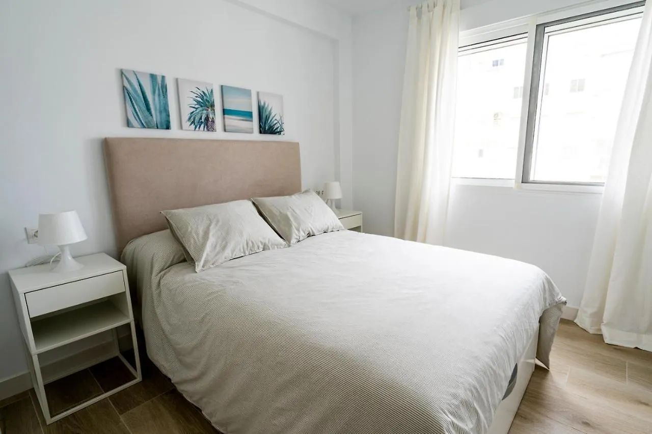 Apartment Montevideo Beach - Apartamento Con Vistas Al Mar Recien Renovado Algarrobo Costa Spain